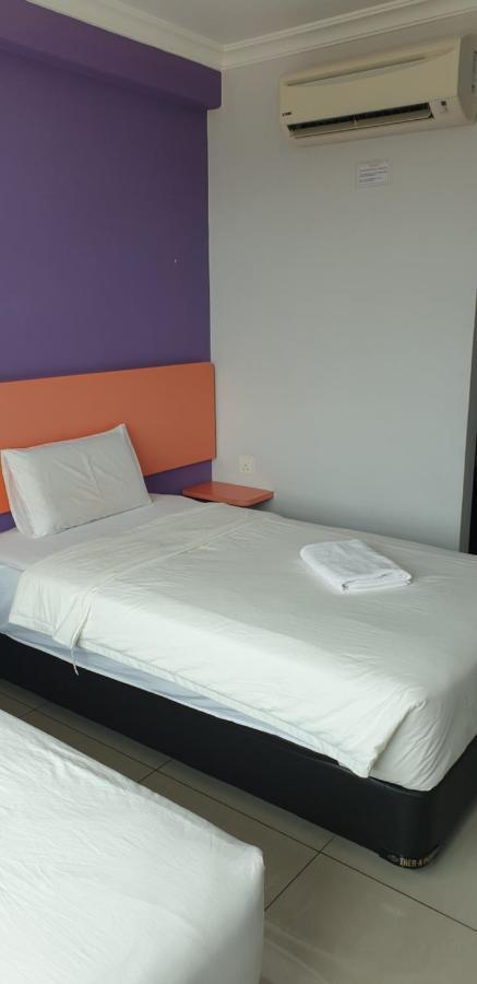 56 Hotel Mentekab Экстерьер фото